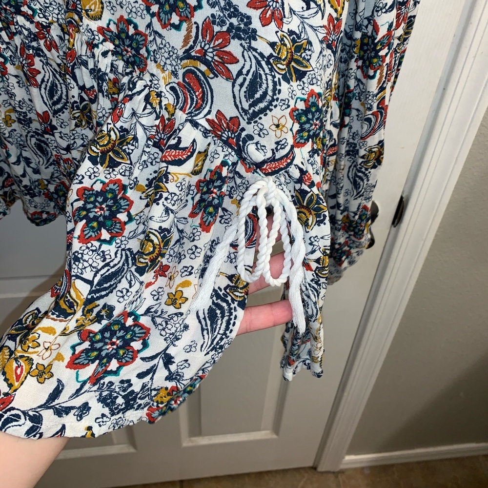 Time & Tru Patterned Top - Picture 3 of 6